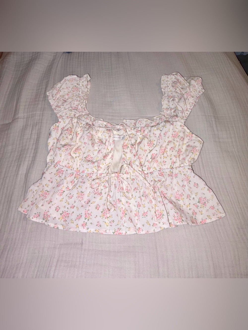 Altar'd State Pink Floral Ruffle Trim Tie-Front Crop Top Sz L NEW